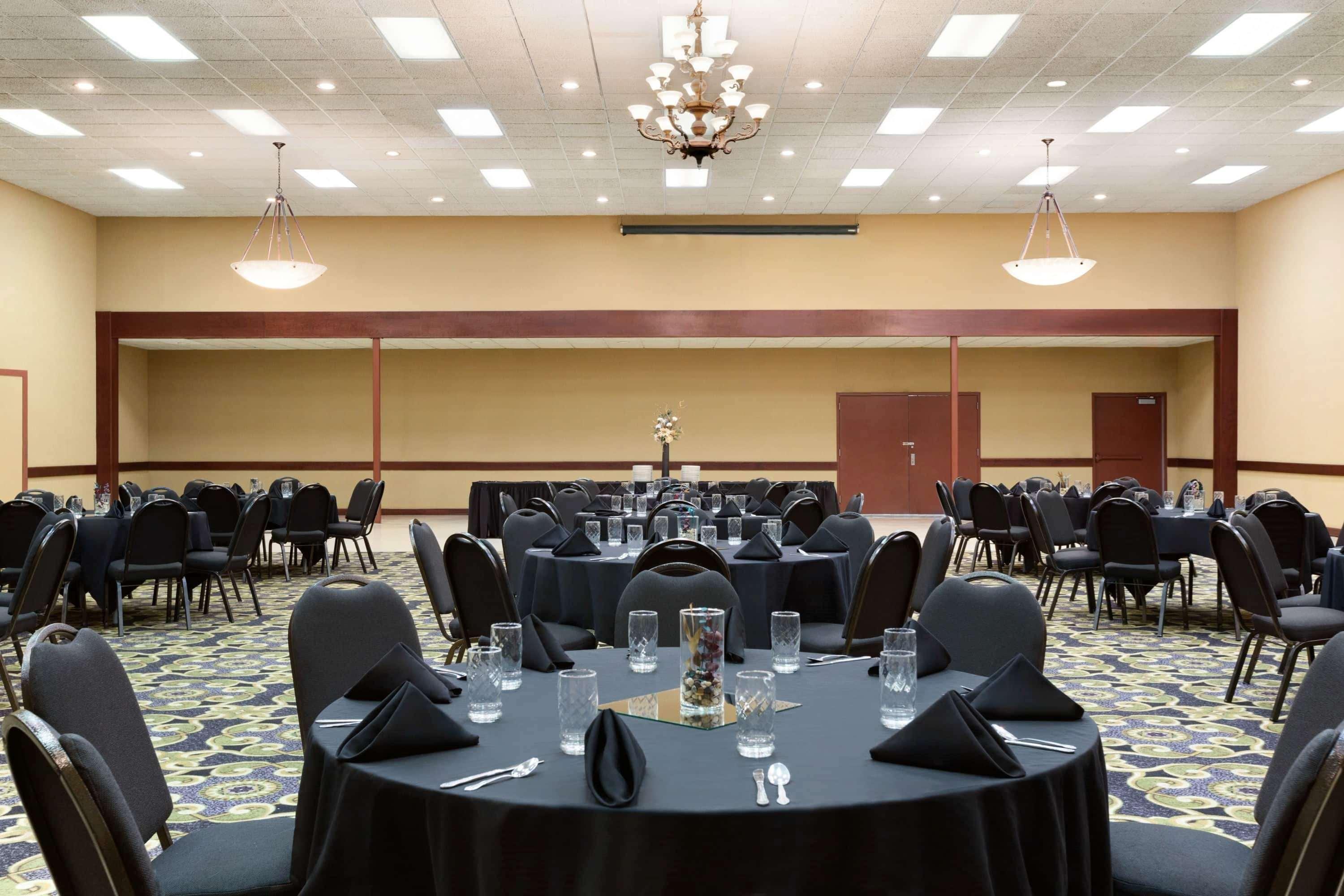 Hotel Baymont By Wyndham Mandan Bismarck Area Esterno foto
